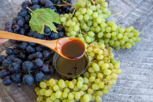 طرز تهیه شیره انگور خانگی